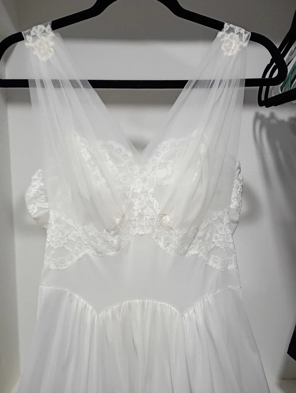Vintage White Lace Nightgown - Picture 2 of 9